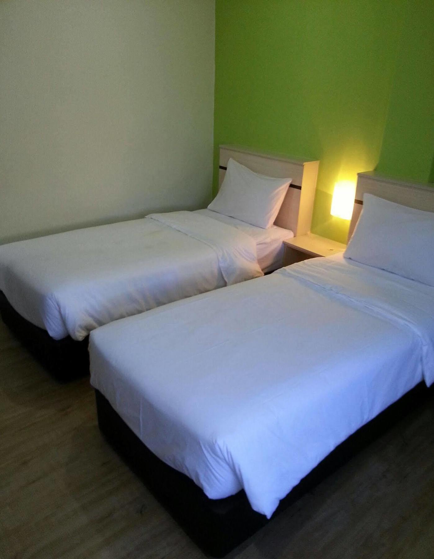 Merlin Hotel Penang George Town Exterior foto