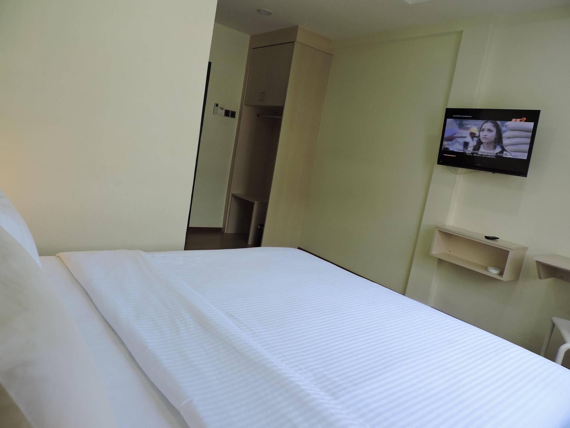 Merlin Hotel Penang George Town Exterior foto
